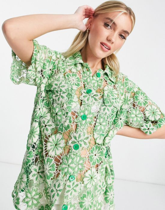 https://images.asos-media.com/products/asos-design-short-sleeve-shirt-in-green-floral-crochet/202520568-4?$n_550w$&wid=550&fit=constrain