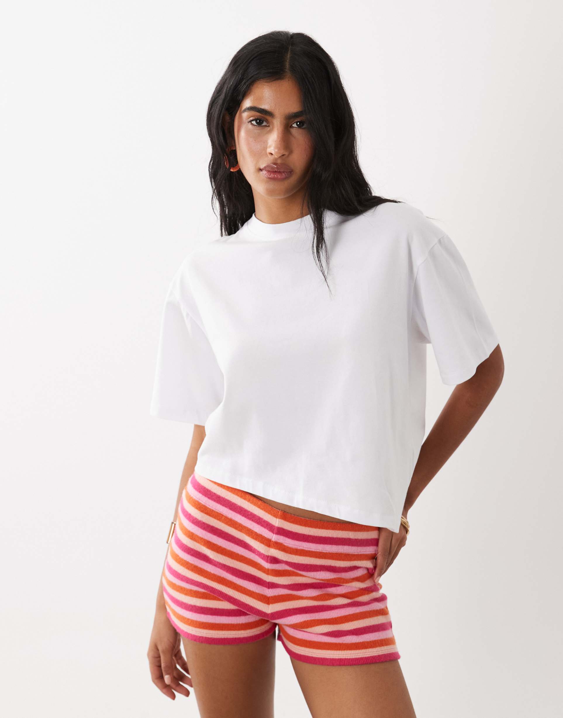 asos design short sleeve t-shirt with asymmetric hem in white
