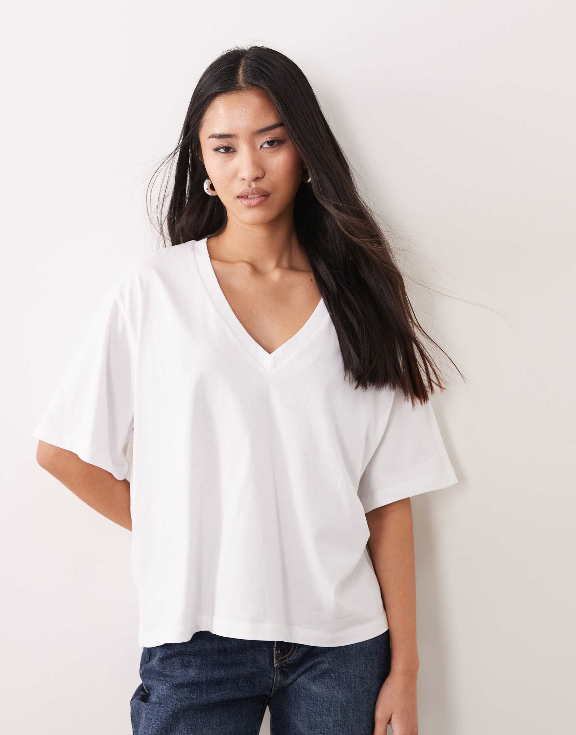 asos design short sleeve v neck boxy top in white