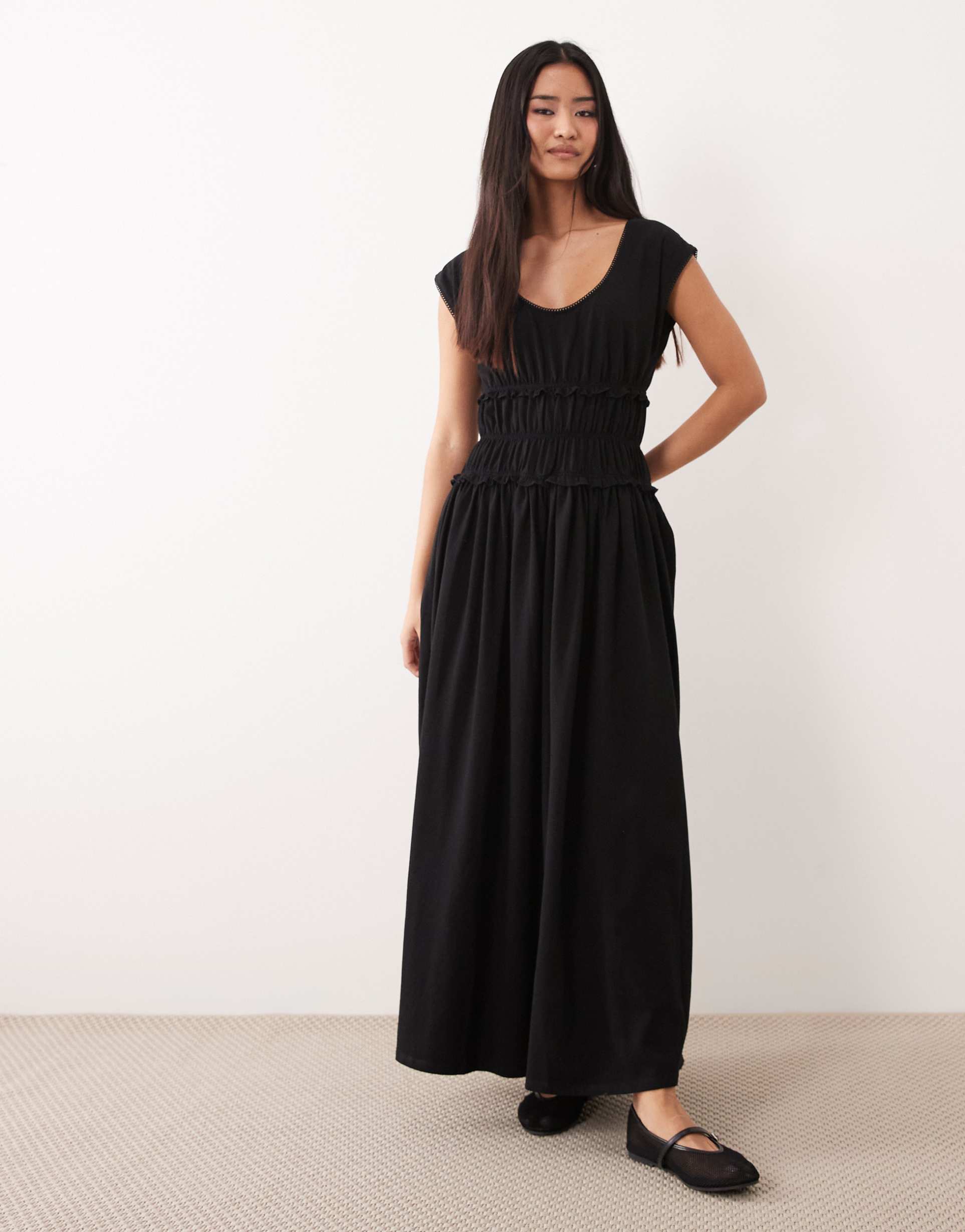 asos design short sleeve with gathered cinched waist maxi dress