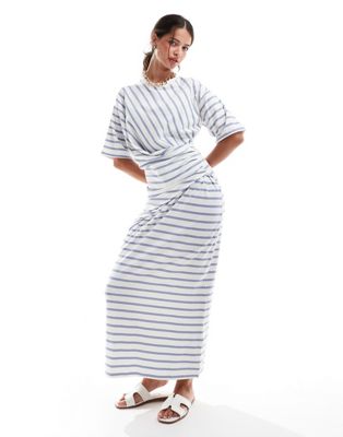 short sleeve with twist detail midi dress in blue stripe-Multi