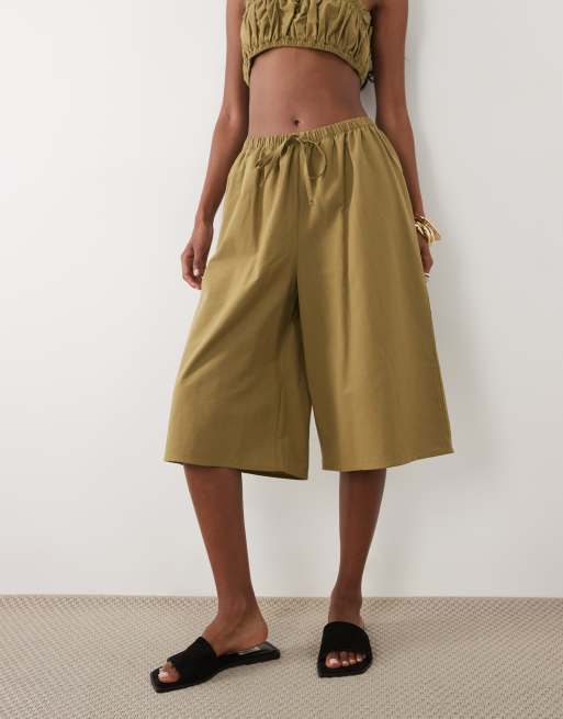 ASOS DESIGN - Short van linnenmix met elastische taille en lange pasvorm in olijfgroen, deel van co-ord set, 2 van 5