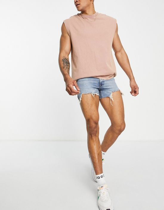 https://images.asos-media.com/products/asos-design-shorter-length-denim-shorts-in-90s-mid-wash-with-rip-detail-and-raw-hem/201630696-4?$n_550w$&wid=550&fit=constrain