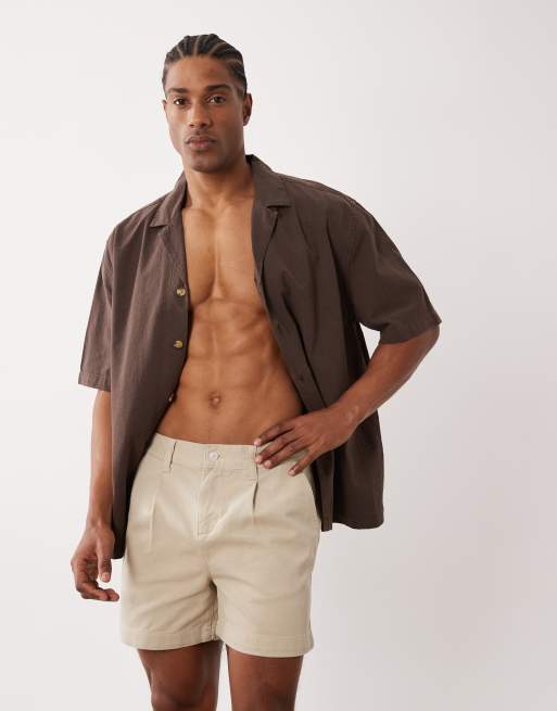 ASOS DESIGN shorter length short in stone with pleat, 3 of 5
