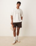 [ASOS DESIGN] ASOS DESIGN shorter length shorts in brown M Java
