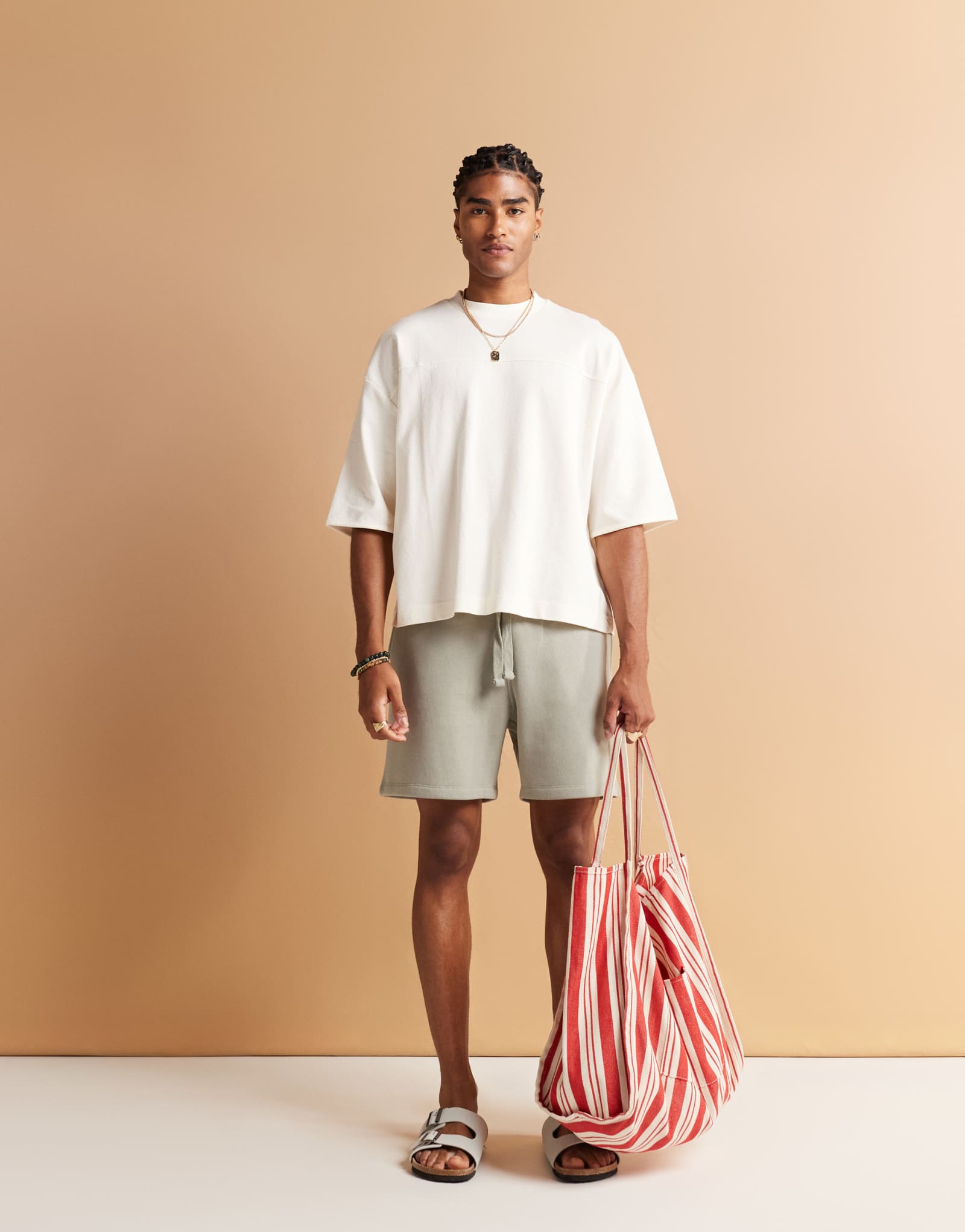 ДИЗАЙНЕРСКИЕ шорты укороченной длины ASOS цвета шалфея