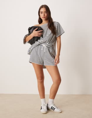 ASOS DESIGN - Shorts aus Interlock in Marineblau und Weiß gestreift, Kombiteil-Bunt