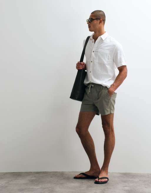 ASOS DESIGN – Shorts aus Leinenmix in Khaki mit schmalem, kürzerem Schnitt, 3 von 5