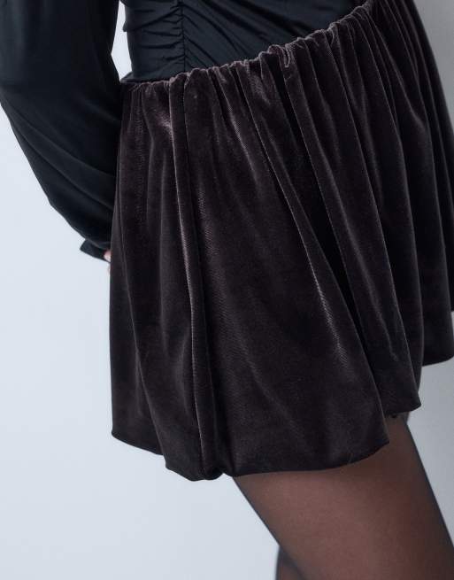 ASOS DESIGN shorts globo de terciopelo de conjunto en chocolate, 2 de 5