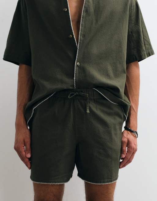 ASOS DESIGN – Shorts in kurzer Länge in Grün mit Stickerei, Kombiteil, 4 von 5
