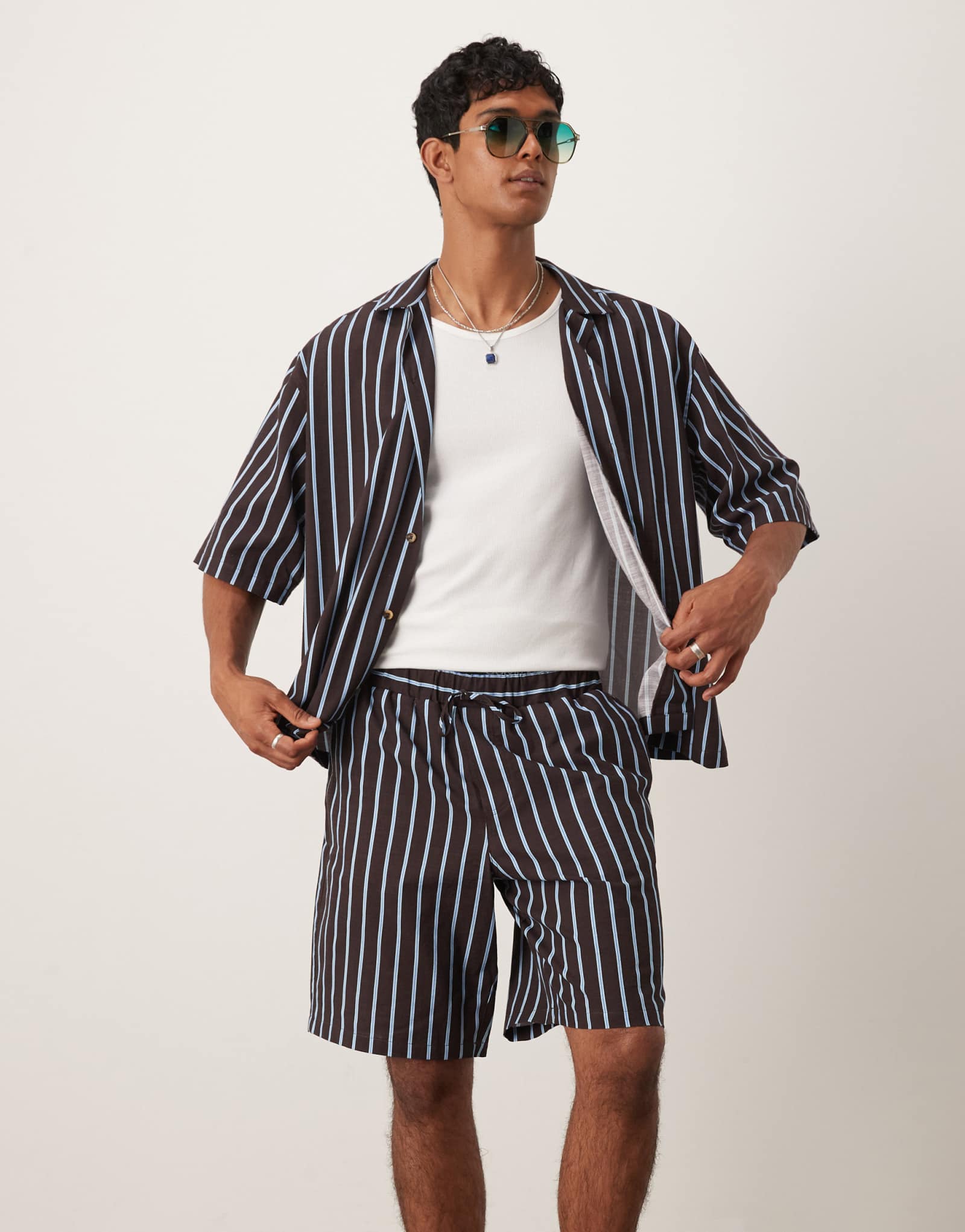 Дизайнерские шорты ASOS в коричневую полоску - часть комплекта