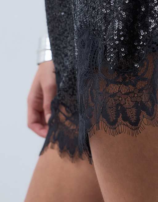 ASOS DESIGN Shorts mit Allover-Pailletten und Spitzenbesatz in Schwarz, 2 von 5