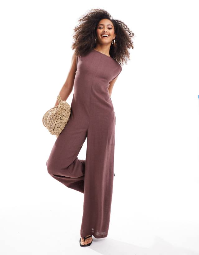 ASOS DESIGN - shoulder pad column wide leg jumpsuit in chocolate