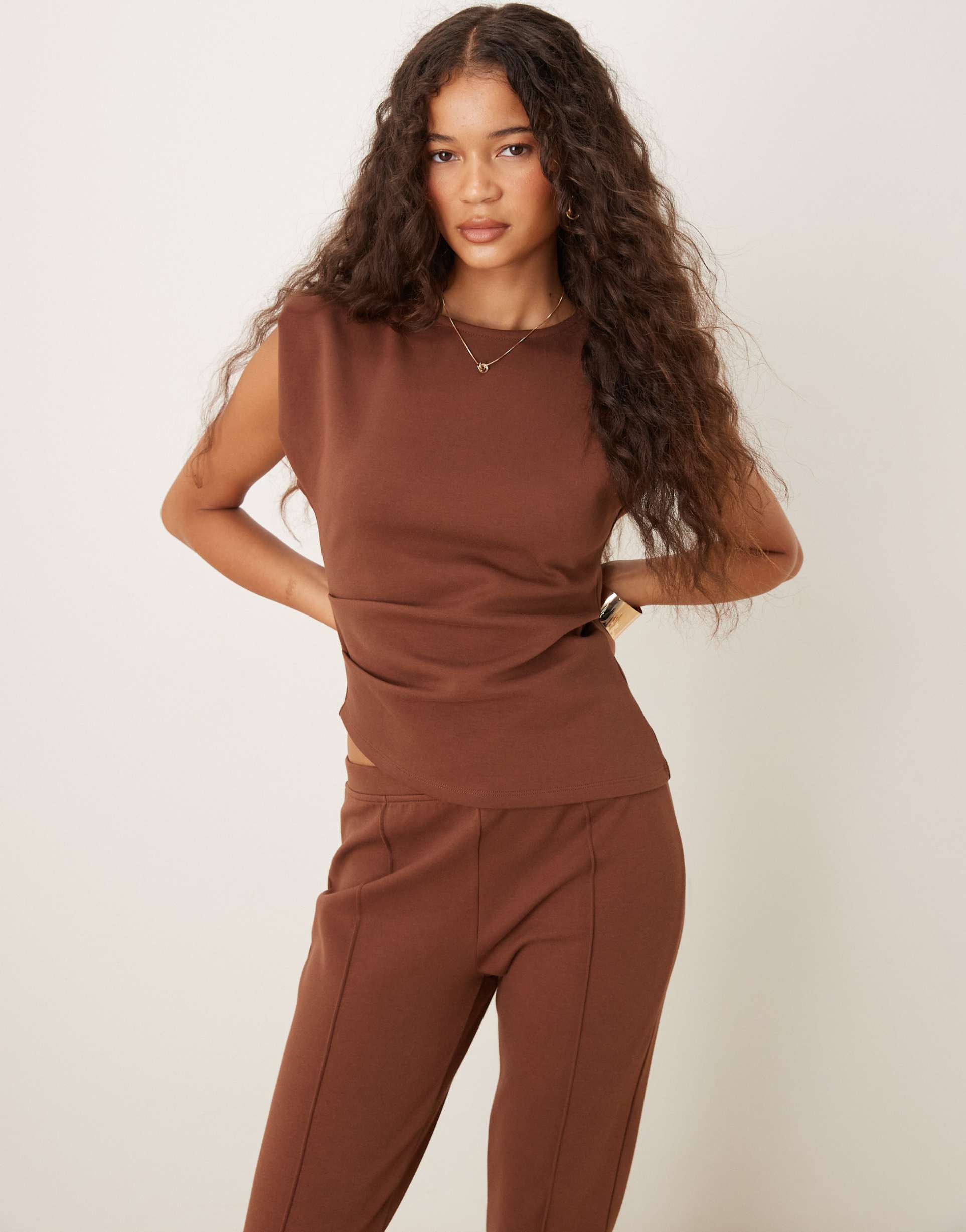 asos design shoulder pad detail interlock top with pleats in chocolate - part of a set