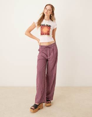 Asos Design Shrunken Baby Tee With Sun Vacation Graphic In White