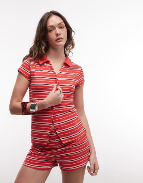 ASOS DESIGN – Shrunken-Fit-Oberteil aus strukturiertem Strick in gestreiftem Rot mit Rugby-Kragen, Kombiteil - view 1