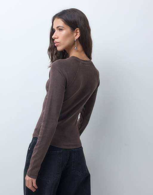 ASOS DESIGN shrunken raglan long sleeve baby tee in washed chocolate, 3 of 4