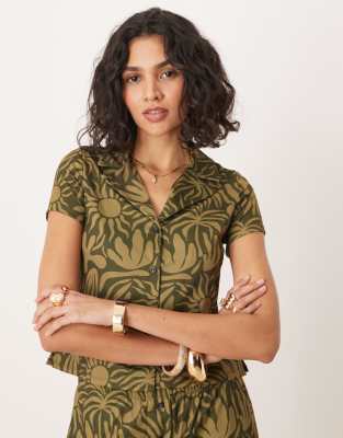 ASOS DESIGN ASOS DESIGN shrunken revere shirt co-ord in floral print in khaki-Green
