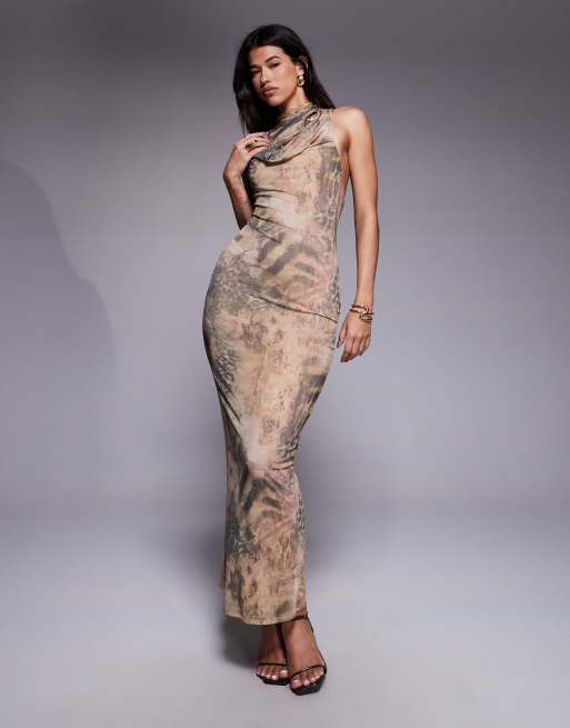 ASOS DESIGN – Siateczkowa sukienka maxi w mieszany zwierzęcy wzór z drapowaniem i metalową ozdobą 