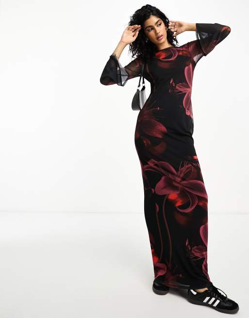 ASOS DESIGN – Siateczkowa sukienka maxi z obniżonym tyłem i rozkloszowanymi rękawami w czerwone kwiaty