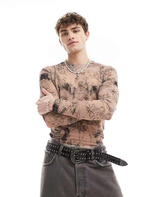 ASOS DESIGN – Siateczkowy T-shirt o kroju podkreślającym sylwetkę z długim rękawem i tatuażowym nadrukiem