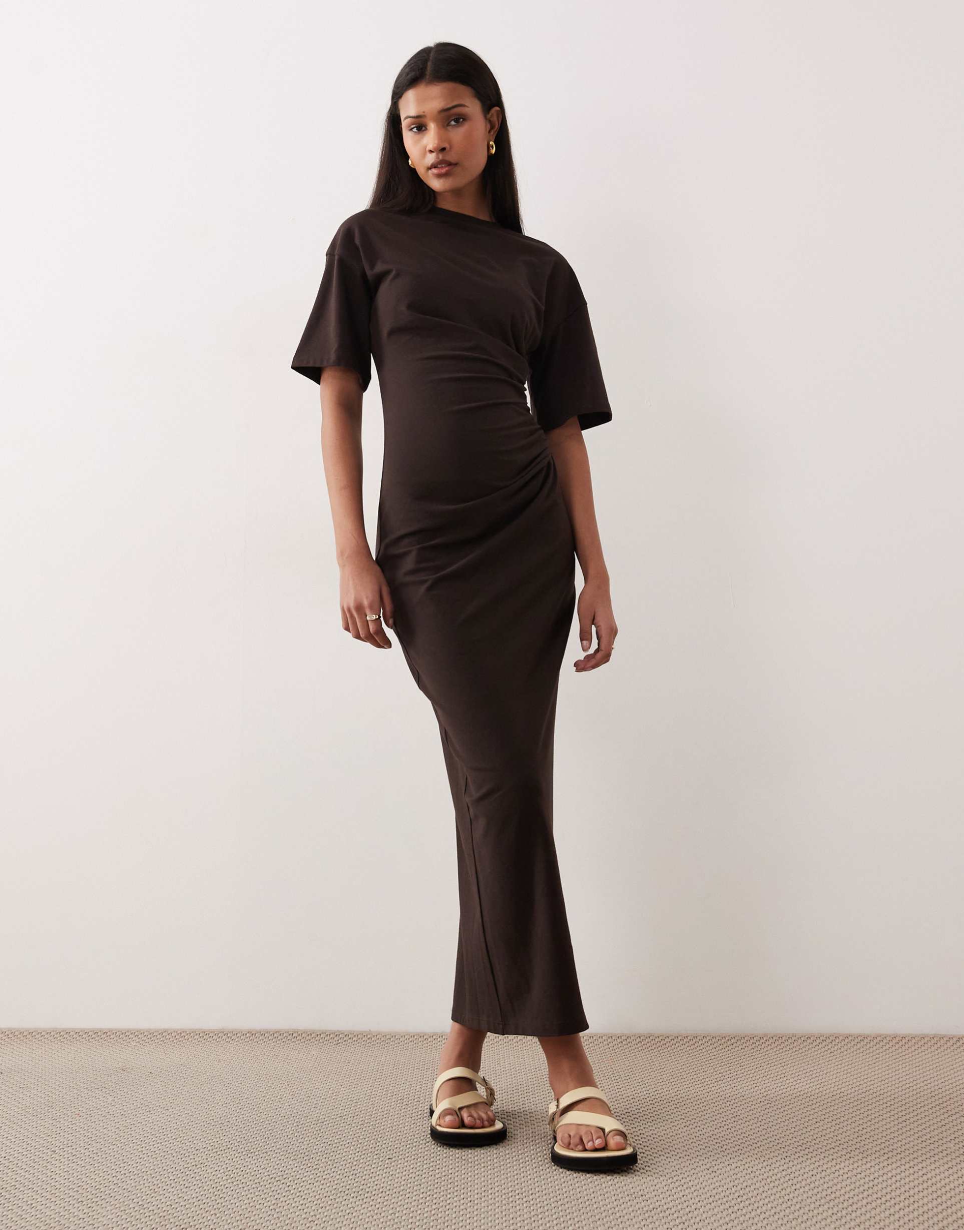 asos design side ruched t-shirt midi dress chocolate