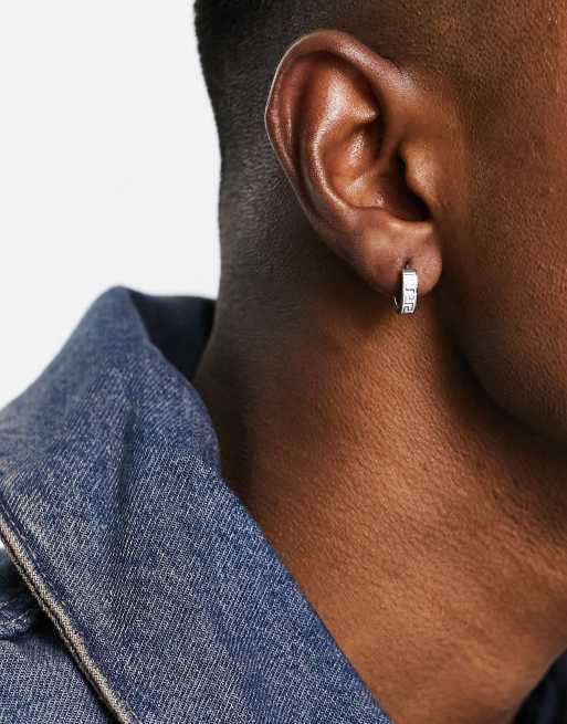 ASOS DESIGN – Silberfarbene Creolen aus Edelstahl mit griechischem Wellendesign