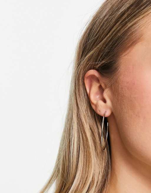 ASOS DESIGN – Silberfarbene Creolen mit dünnem, schlichtem Design, 35 mm Durchmesser, 3 von 4