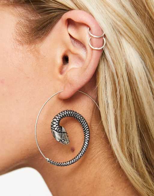 ASOS DESIGN – Silberfarbene Creolen mit spiralförmigem Schlangendesign