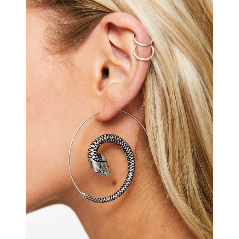 DESIGN – Silberfarbene Creolen mit spiralförmigem Schlangendesign