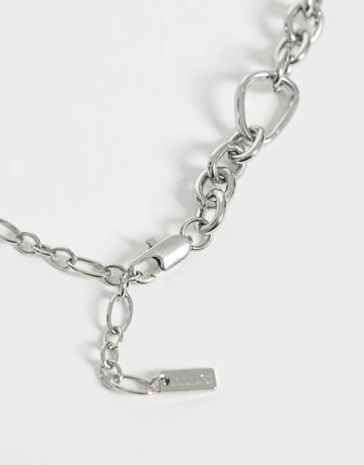 ASOS DESIGN – Silberfarbene Halskette mit ovalen Kettengliedern im geschmolzenem Design, 3 von 4