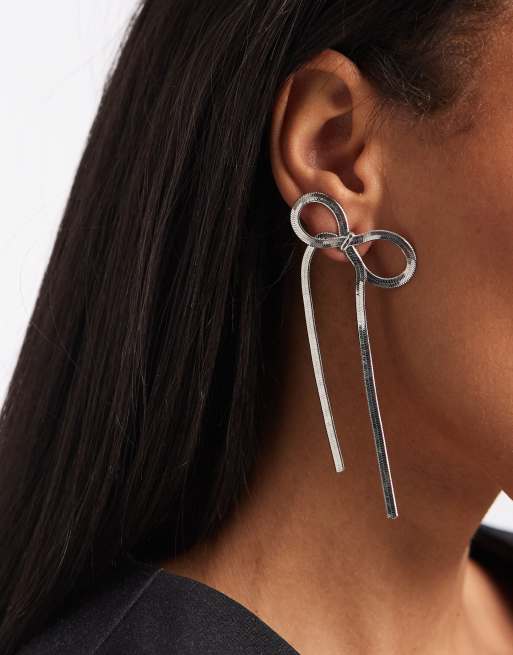 ASOS DESIGN – Silberfarbene Ohrringe mit Schleifen-Design, 3 von 3