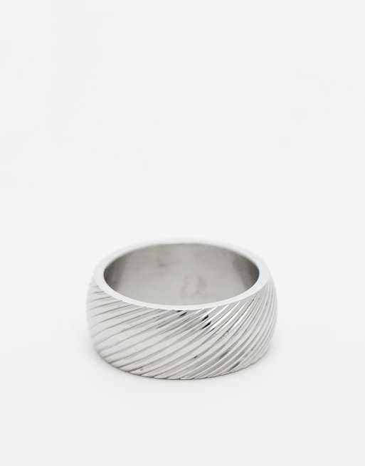ASOS DESIGN – Silberfarbener Bandring aus wasserfestem Edelstahl mit diagonaler Struktur