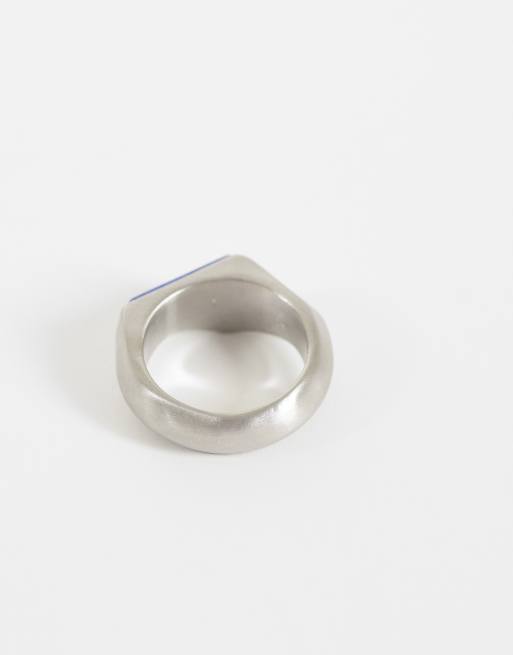 ASOS DESIGN – Silberfarbener Ring aus wasserfestem Edelstahl mit geometrischem Lapislazuli-Schmuckstein, 2 von 3