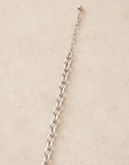ASOS DESIGN – Silberfarbenes Kettenarmband aus wasserfestem Edelstahl mit ovalen Gliedern, 2 von 3