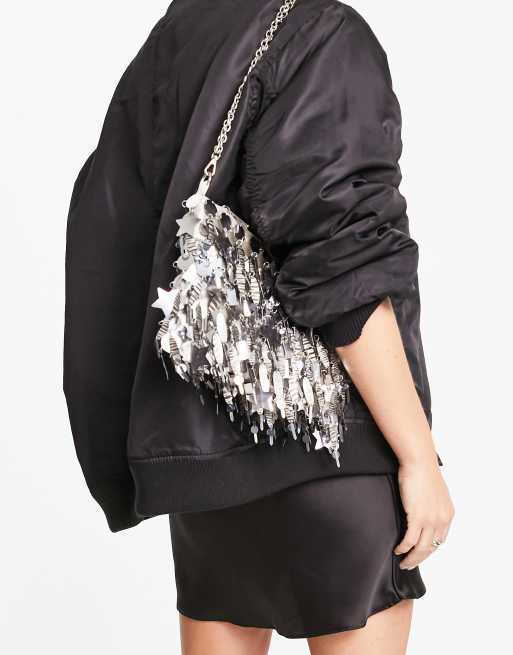 ASOS DESIGN – Silverfärad axelväska med stjärnformade paljetter, dragkedja och avtagbar axelrem, 3 av 4