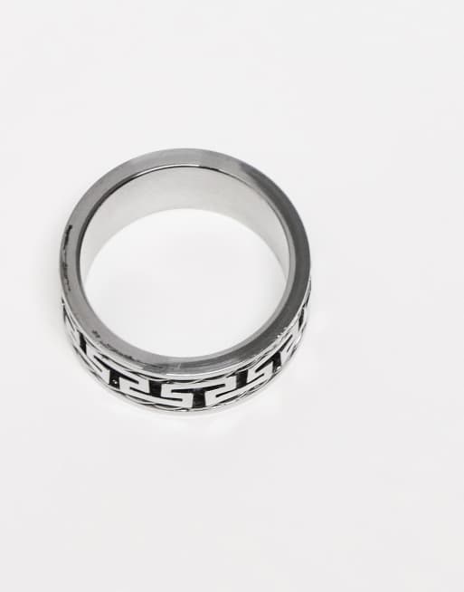 ASOS DESIGN – Silverfärgad, grov ring i vattentåligt, rostfritt stål med meanderdesign, 3 av 3