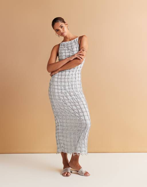 ASOS DESIGN – Silverfärgad maxiklänning i lurex och makramé med båtringning