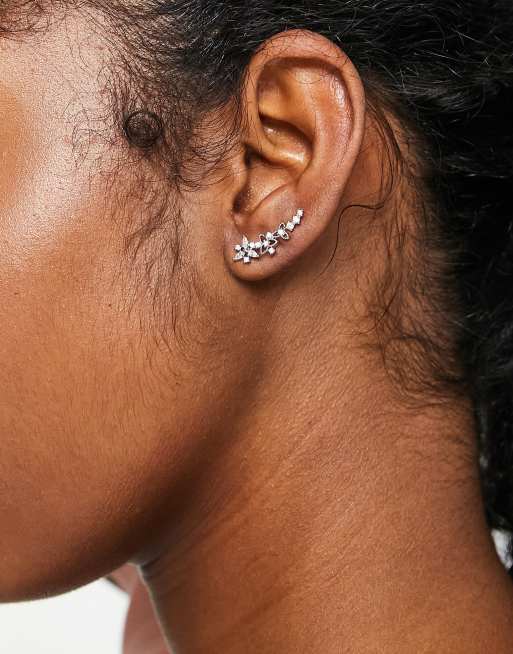 ASOS DESIGN – Silverfärgad örhängen i ear crawler-modell med blomkristaller