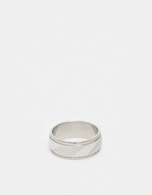 ASOS DESIGN – Silverfärgad ring i vattentåligt, rostfritt stål med präglad horisontell design 
