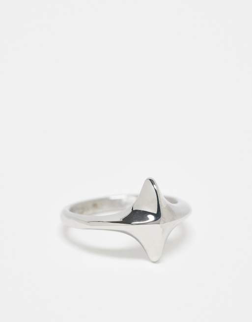 ASOS DESIGN – Silverfärgad ring i vattentåligt, rostfritt stål med stjärndesign