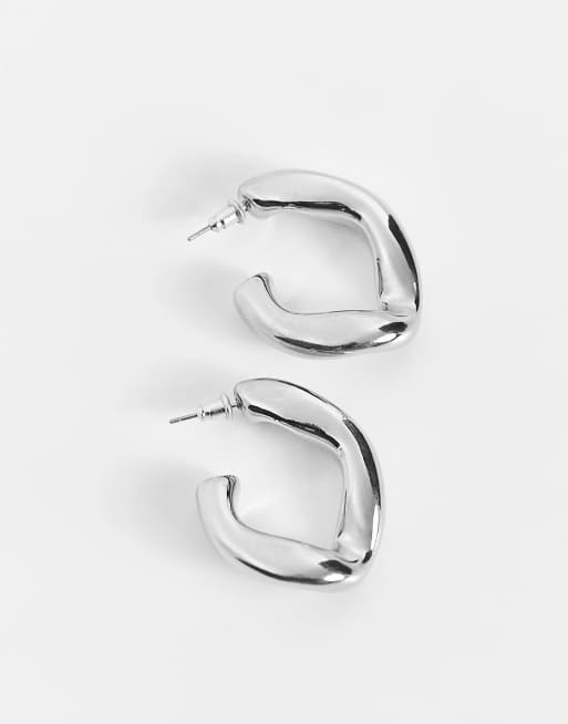 ASOS DESIGN – Silverfärgade creoler i tvinnad länkdesign , 4 av 4