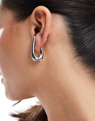 ASOS DESIGN – Silverfärgade creoler med clicker-lås - view 1