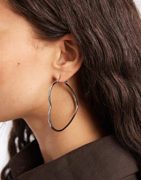 ASOS DESIGN – Silverfärgade creoler med hjärtdesign - view 1