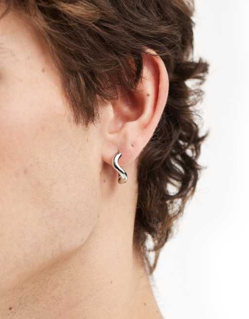ASOS DESIGN – Silverfärgade creoler med smält, vågig design