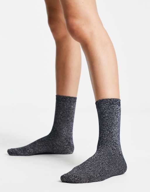 ASOS DESIGN – Silverfärgade, glittriga ankelstrumpor