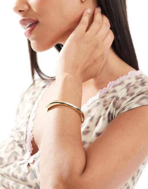 ASOS DESIGN simple bangle bracelet in gold tone, 4 of 4