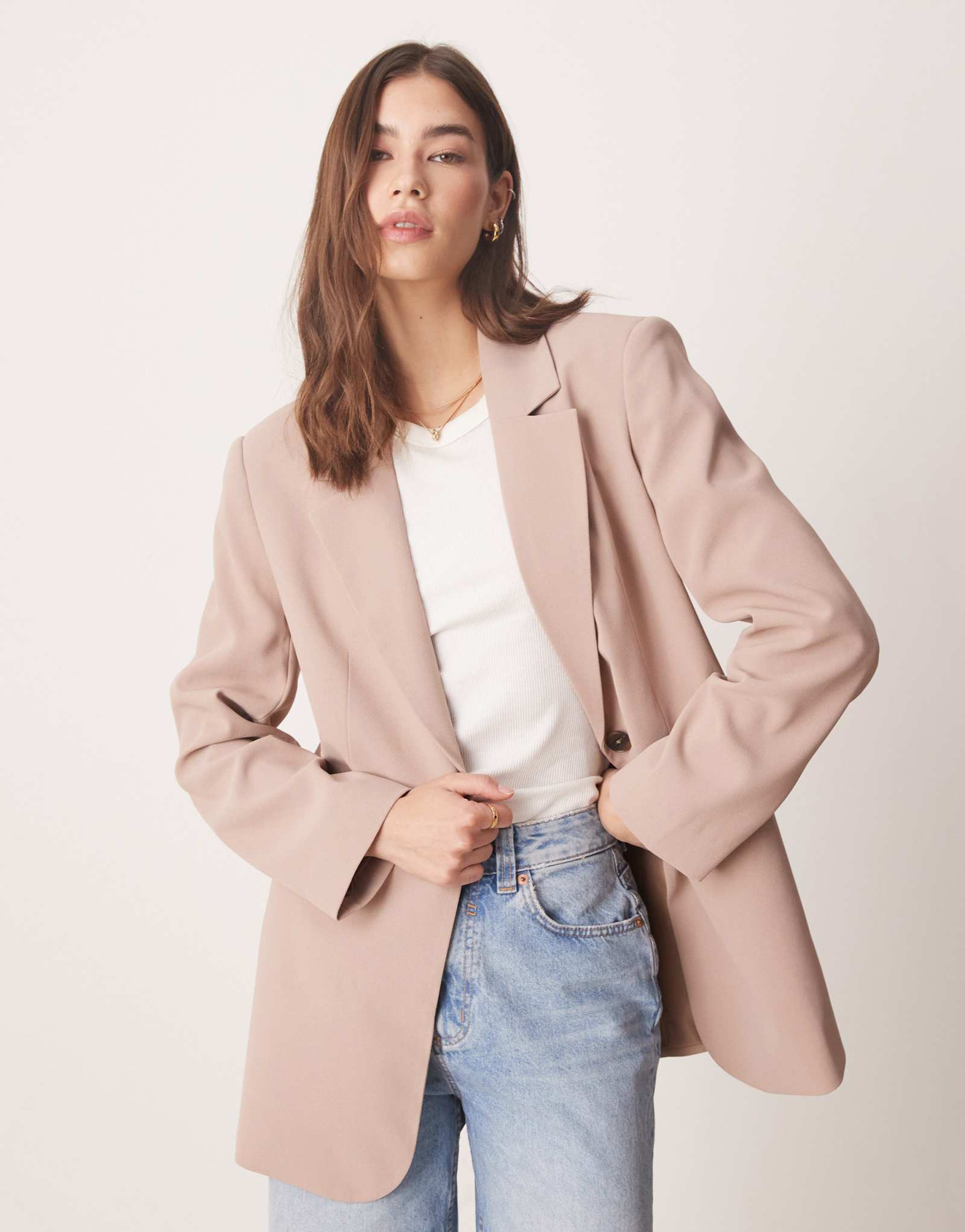 ДИЗАЙНЕРСКИЙ однобортный блейзер ASOS цвета мокко