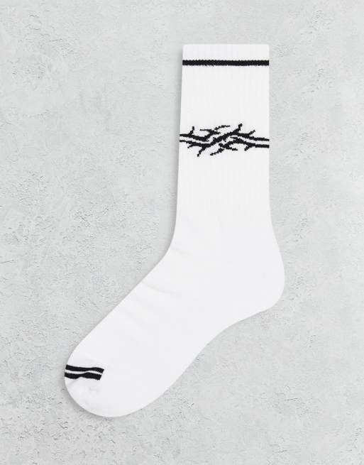 ASOS DESIGN – Skarpetki sportowe z wyhaftowanym wzorem tatuażowym