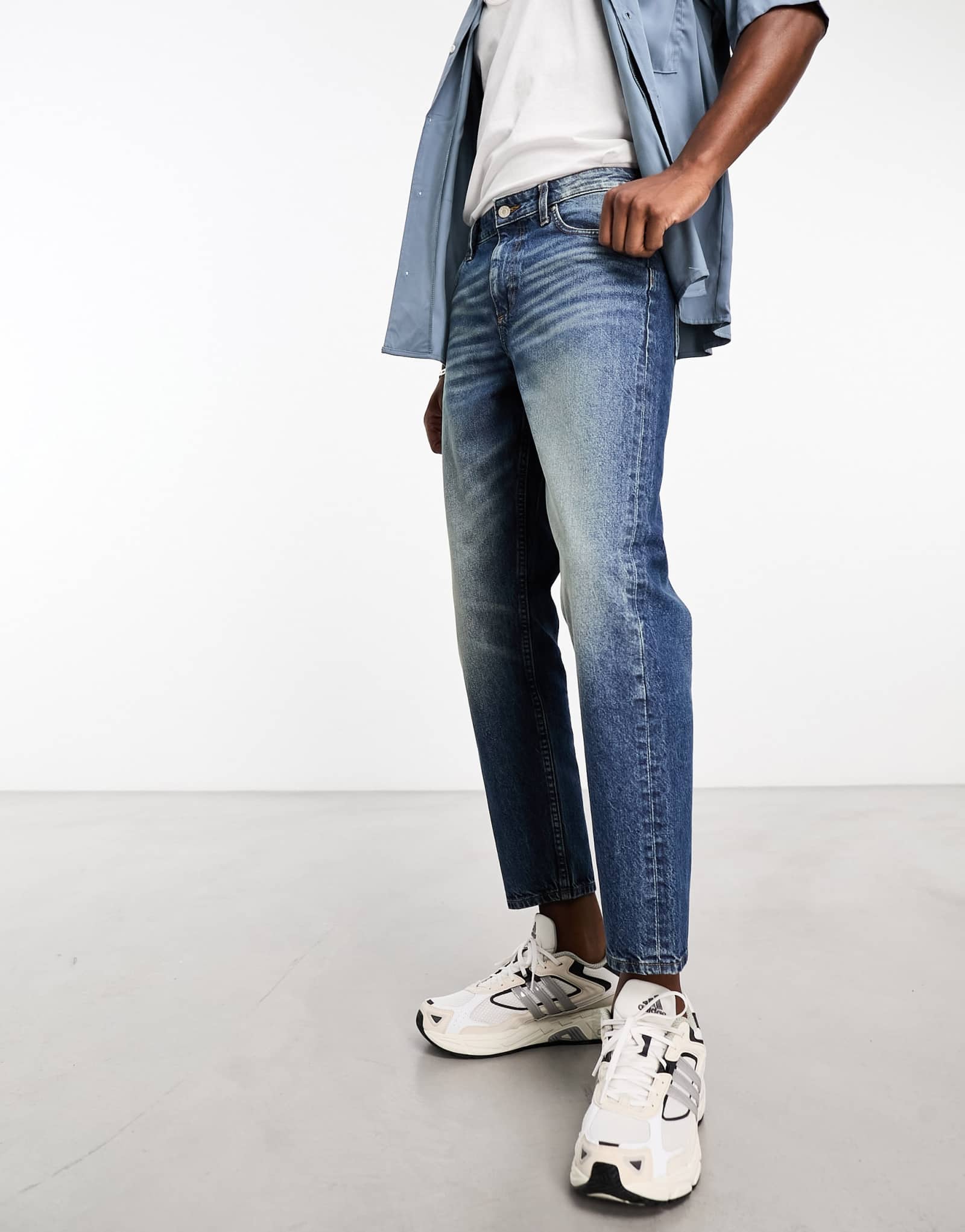 ДИЗАЙНЕРСКИЕ джинсы-скейтеры ASOS темно-синего цвета с отливом